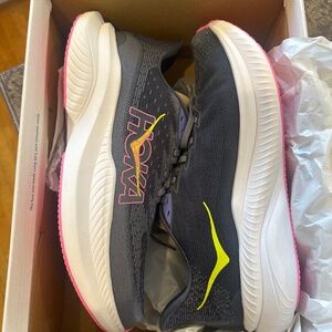 Hoka Women’s Mach 6 - Size 11